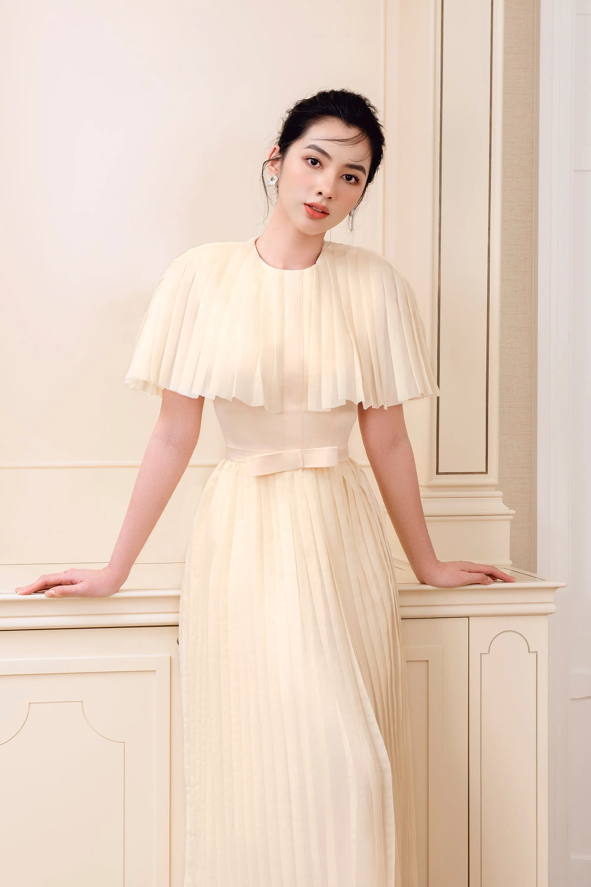 Angle Pleated Cape Shoulder Midi Dress