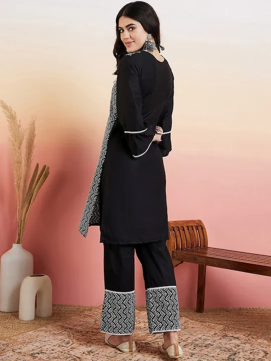 Black & White Floral Embroidered Straight Thread Work Kurta With Trouser