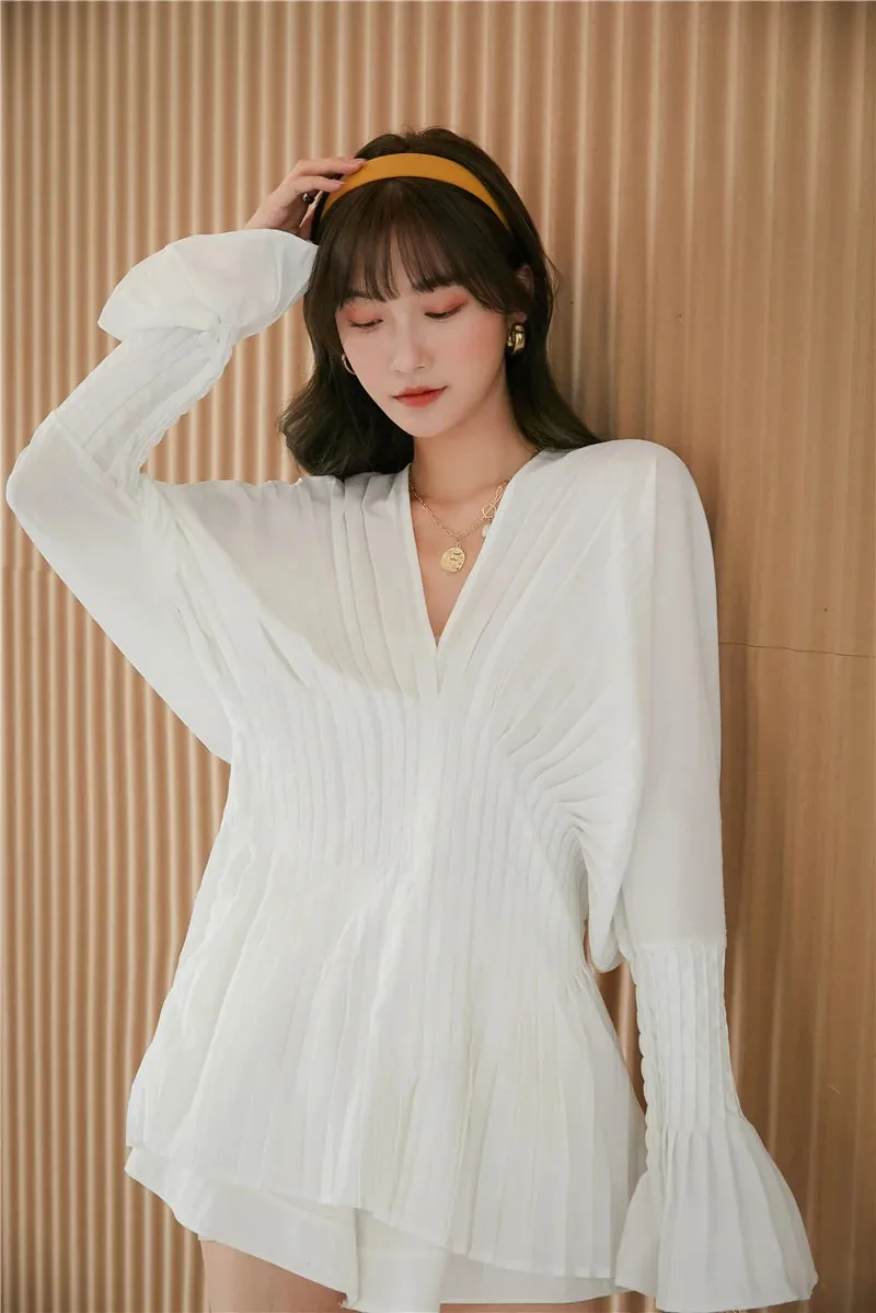 Elegant Women Loose White V-Neck Pleated Shirts Female Lantern Full Sleeve Tops Blouses Casual Blusas 2024 Spring Summer DS4